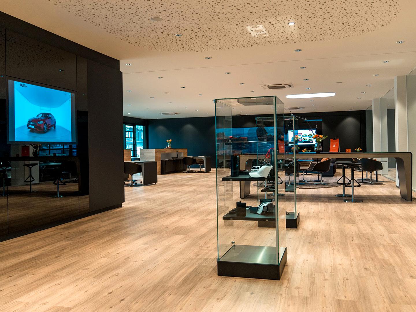 showroom-image-top