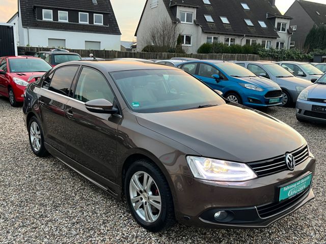 Volkswagen Jetta VI Highline*TÜV NEU*1 HAND*NAVI*PDC*TOP*