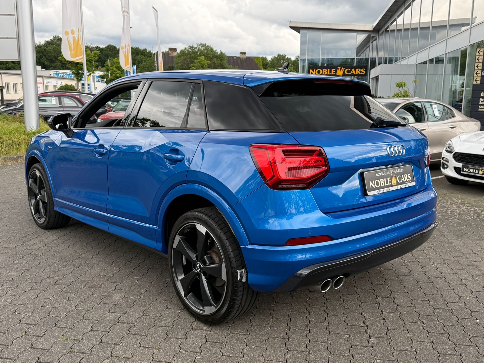Fahrzeugabbildung Audi Q2 sport S line 35 TFSI KAM LED 19" Virtual