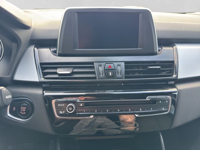Fahrzeugabbildung BMW 218i Gran Tourer Automatik 7-Sitzer+LED+Navi+AHK