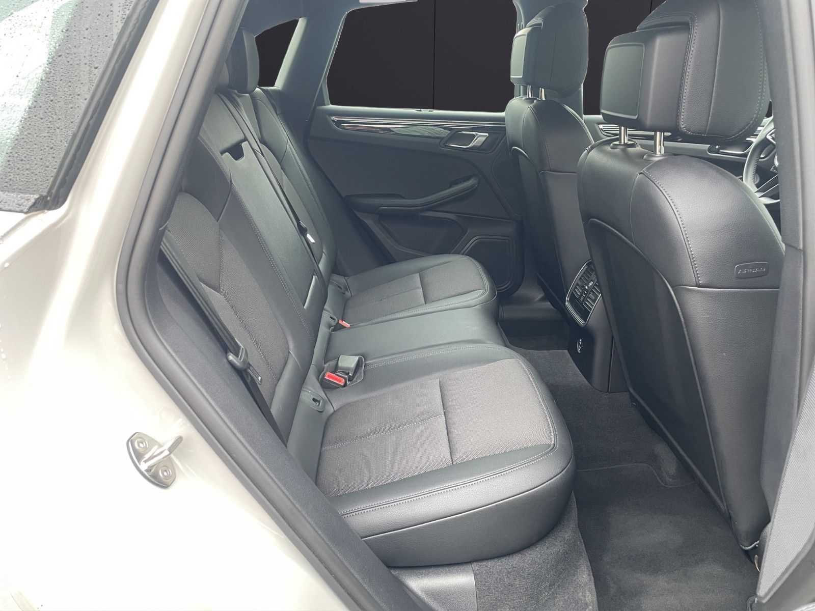 Fahrzeugabbildung Porsche Macan S* Navi*Kamera*AHK* PASM*Sitzheizung*