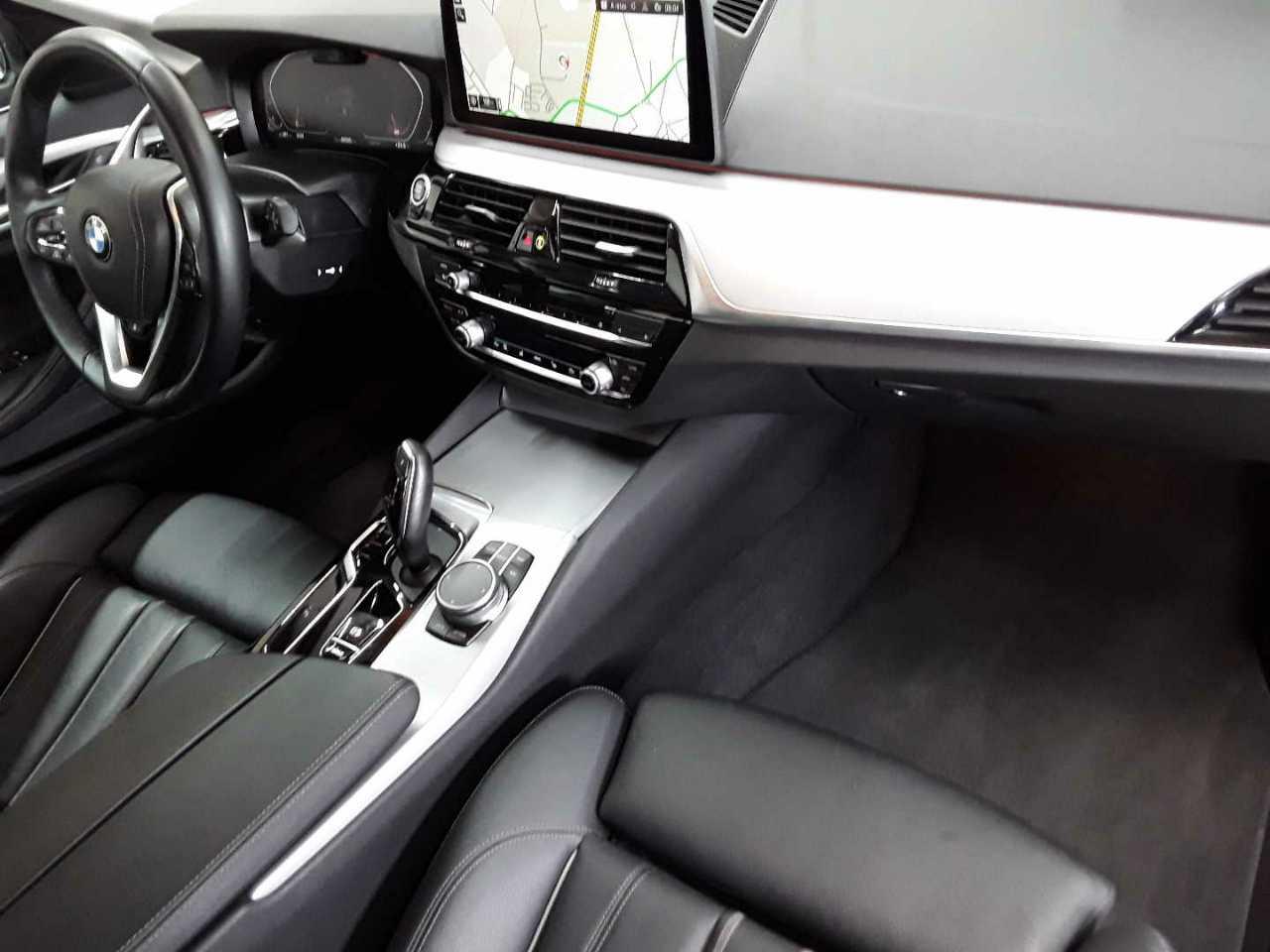 BMW 530d xDrive Touring Aut. AHK NAVI LED