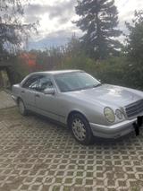 Mercedes-Benz E200 - Mercedes-Benz 200 aus 1999