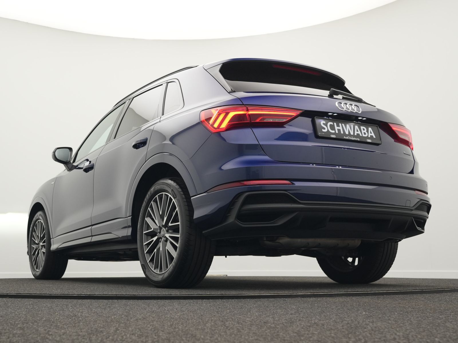 Audi Q3 45 TFSI qu. *2x S line*Opt.schw*AHK*KAM*19"* foto 25