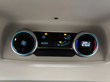 Ford Tourneo Custom L2 Tourneo Titanium 9-Sitzer