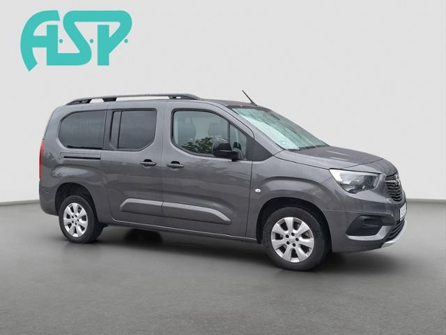 Fahrzeugabbildung Opel Combo Life E Ultimate XL Rollstuhlgerecht