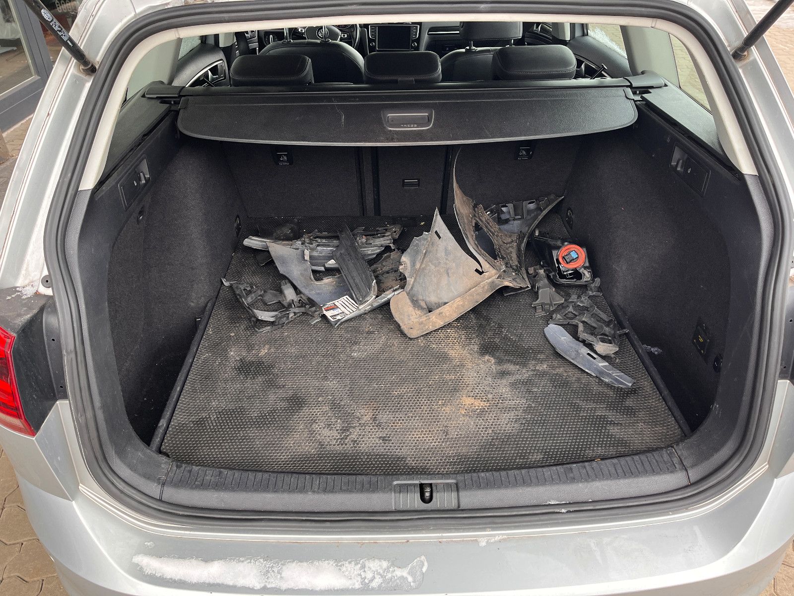 Fahrzeugabbildung Volkswagen Golf VII Variant Highline BMT Unfall