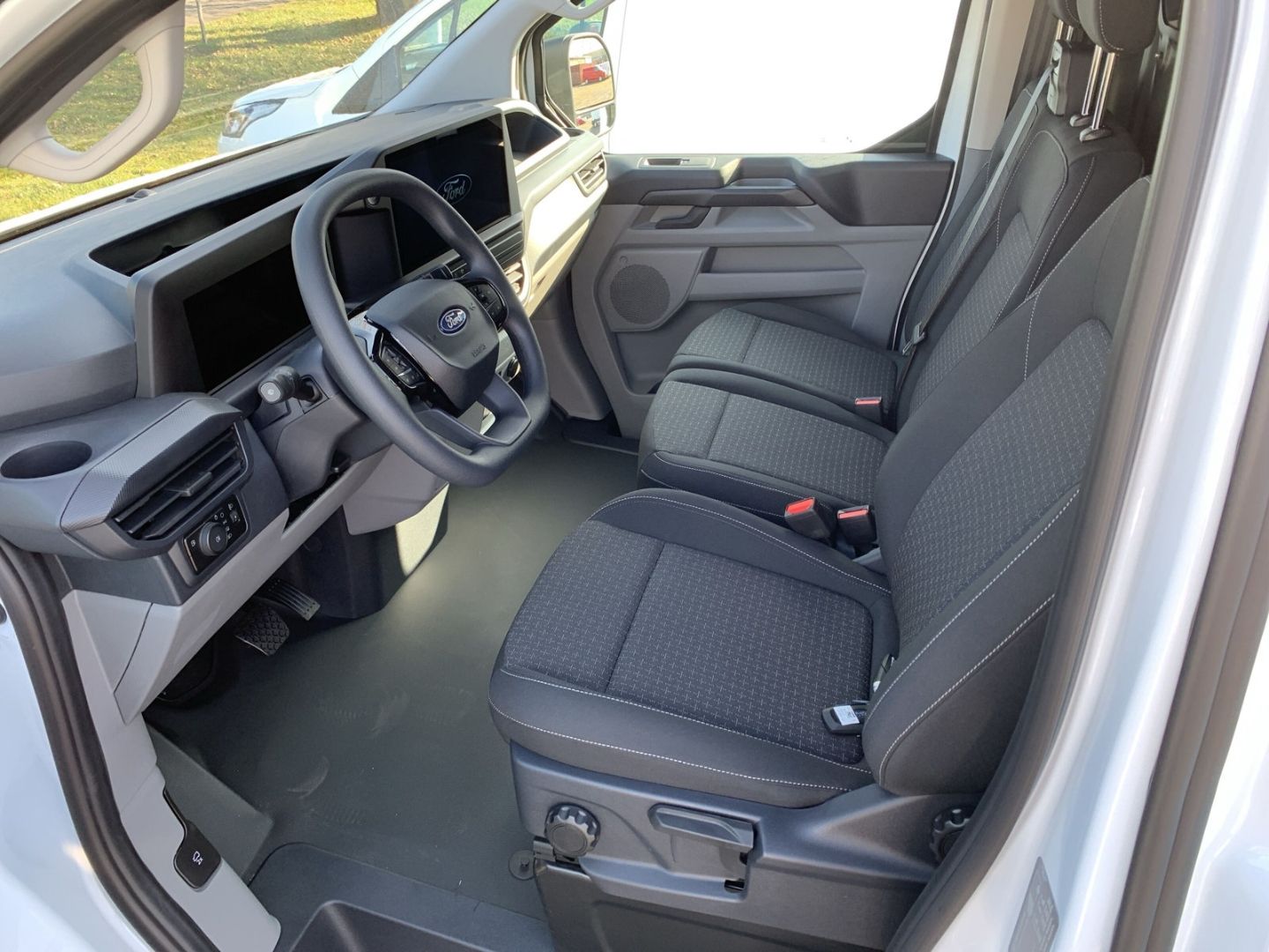 Fahrzeugabbildung Ford Transit Custom Kasten 320 L1 Trend FWD Plug-in H