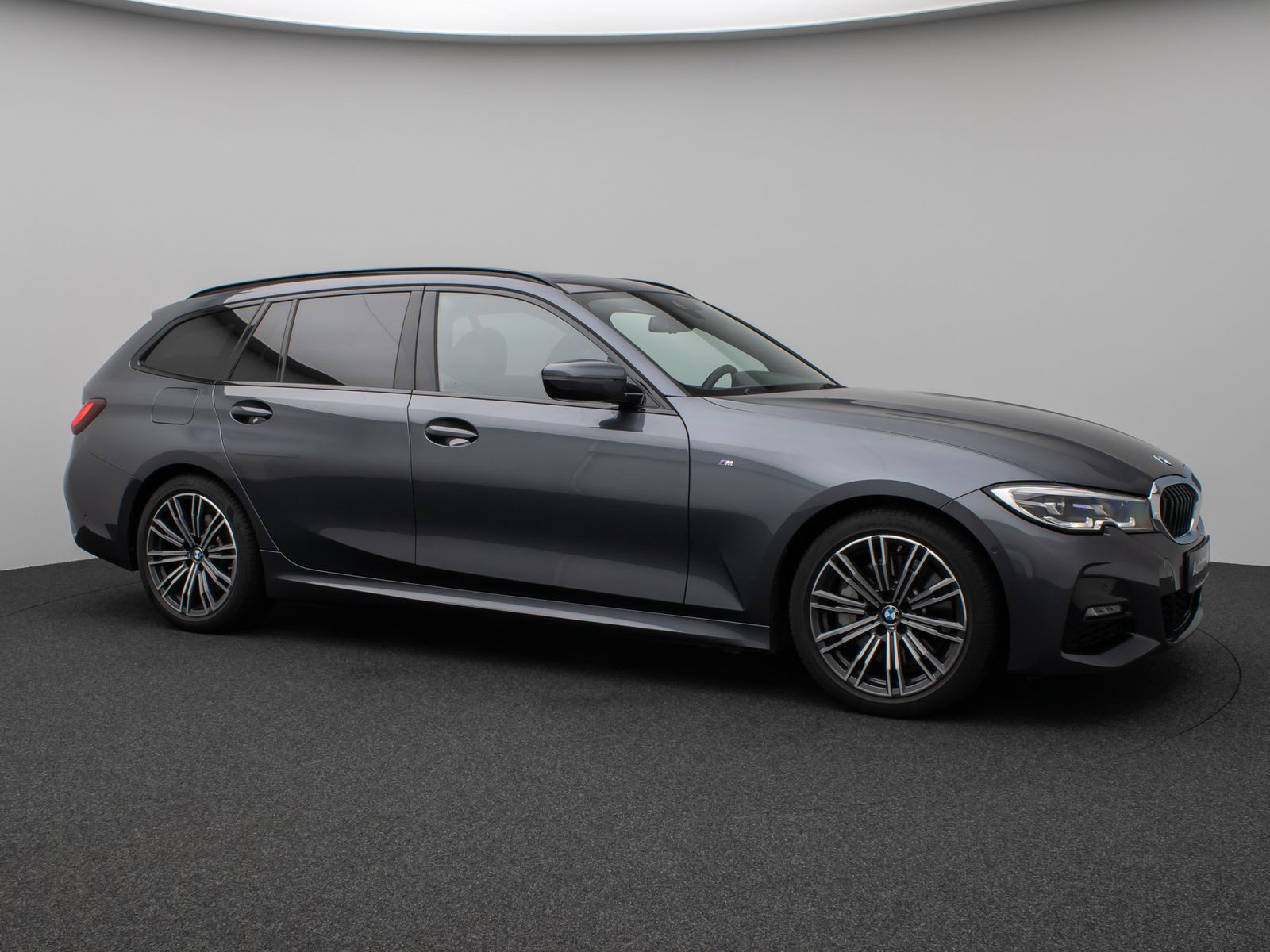 Fahrzeugabbildung BMW 330i M Sport Panorama Kamera DAB HiFi Komfort
