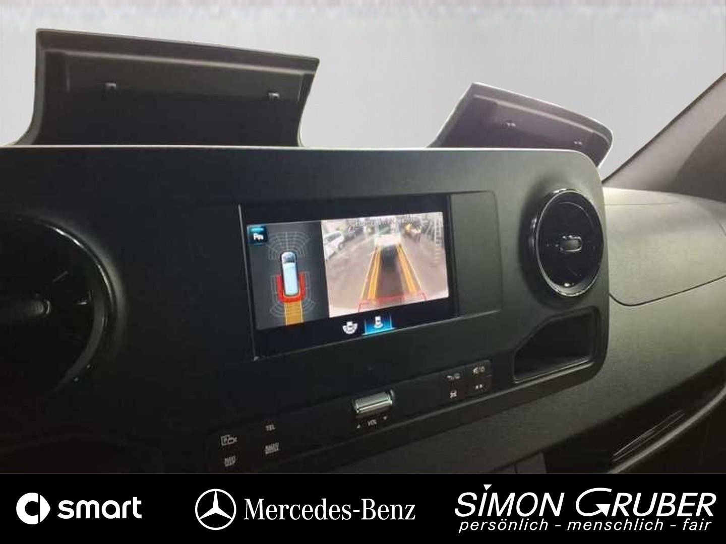 Fahrzeugabbildung Mercedes-Benz 317 Tourer L2H2 Standard 8Sitzer Rollstuhl Lift