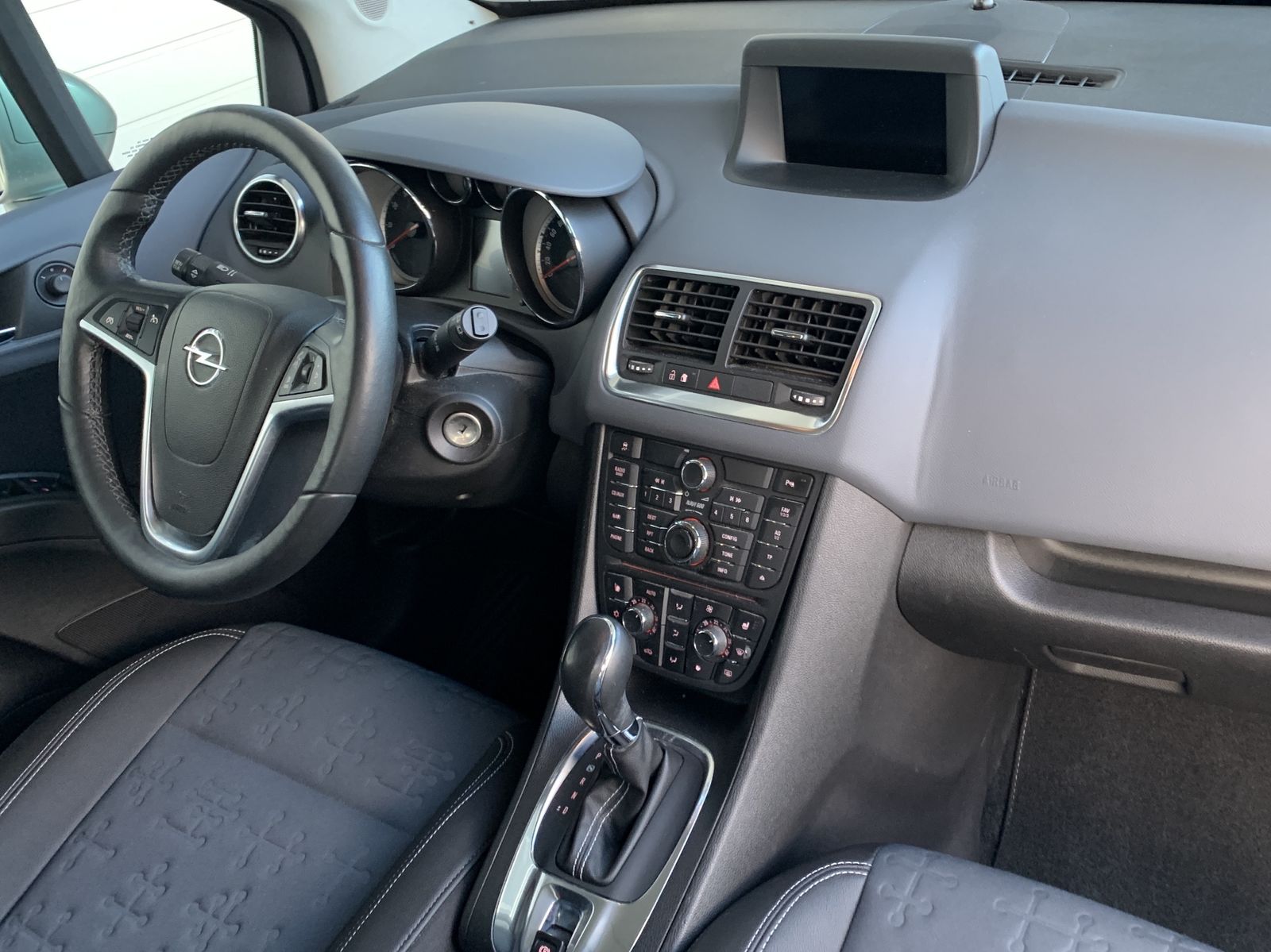 Fahrzeugabbildung Opel Meriva 1.4*Innovation*Pano*Temp*SHZ*LHZ*Navi*