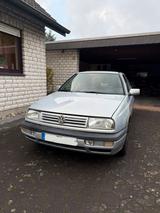 Volkswagen Vento GL 1.8 - Volkswagen Vento: Gl