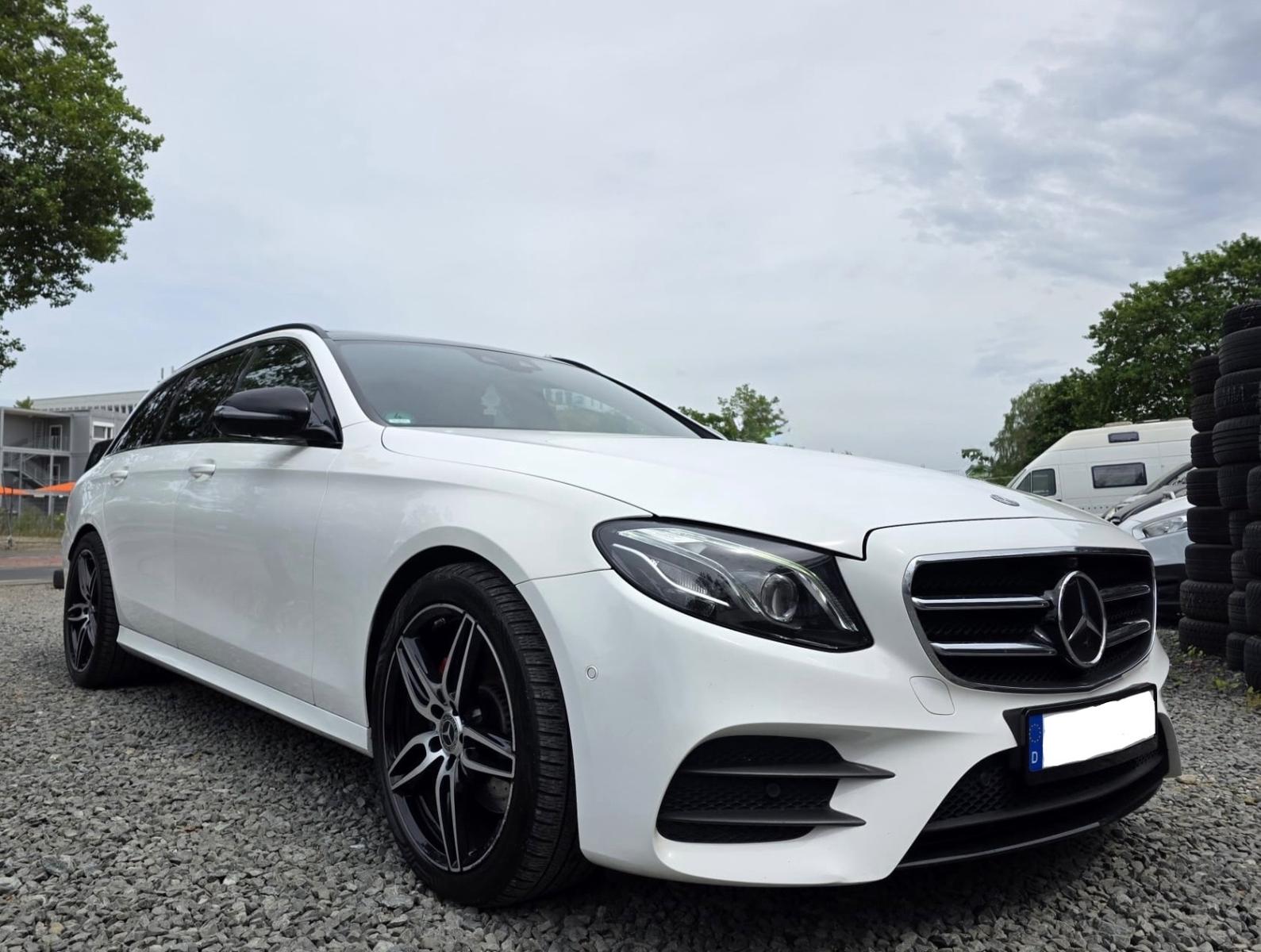 Mercedes-Benz E 220 d  T-Modell AMG Line Night-Paket Pano TOP