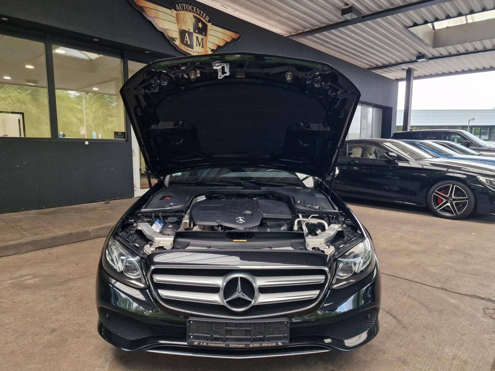 Mercedes-Benz E 220d Lim. AVANTGARDE Teilleder/Kamera/LED
