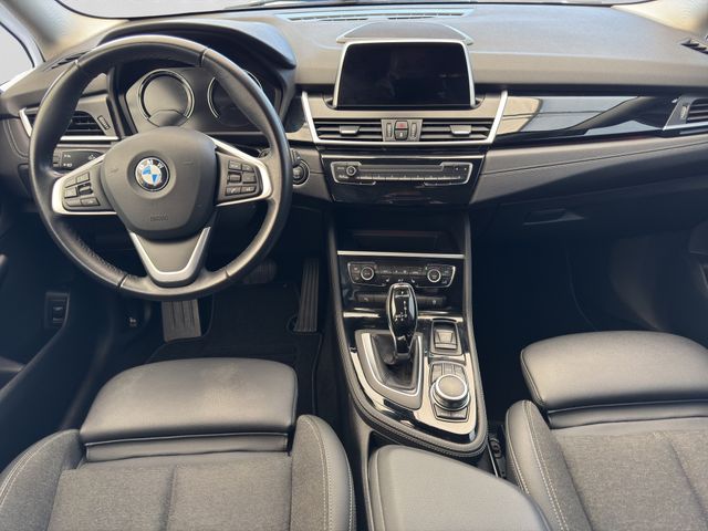 Fahrzeugabbildung BMW 218i Gran Tourer Sport Line+7Sitze+LED+Navi+HiFi