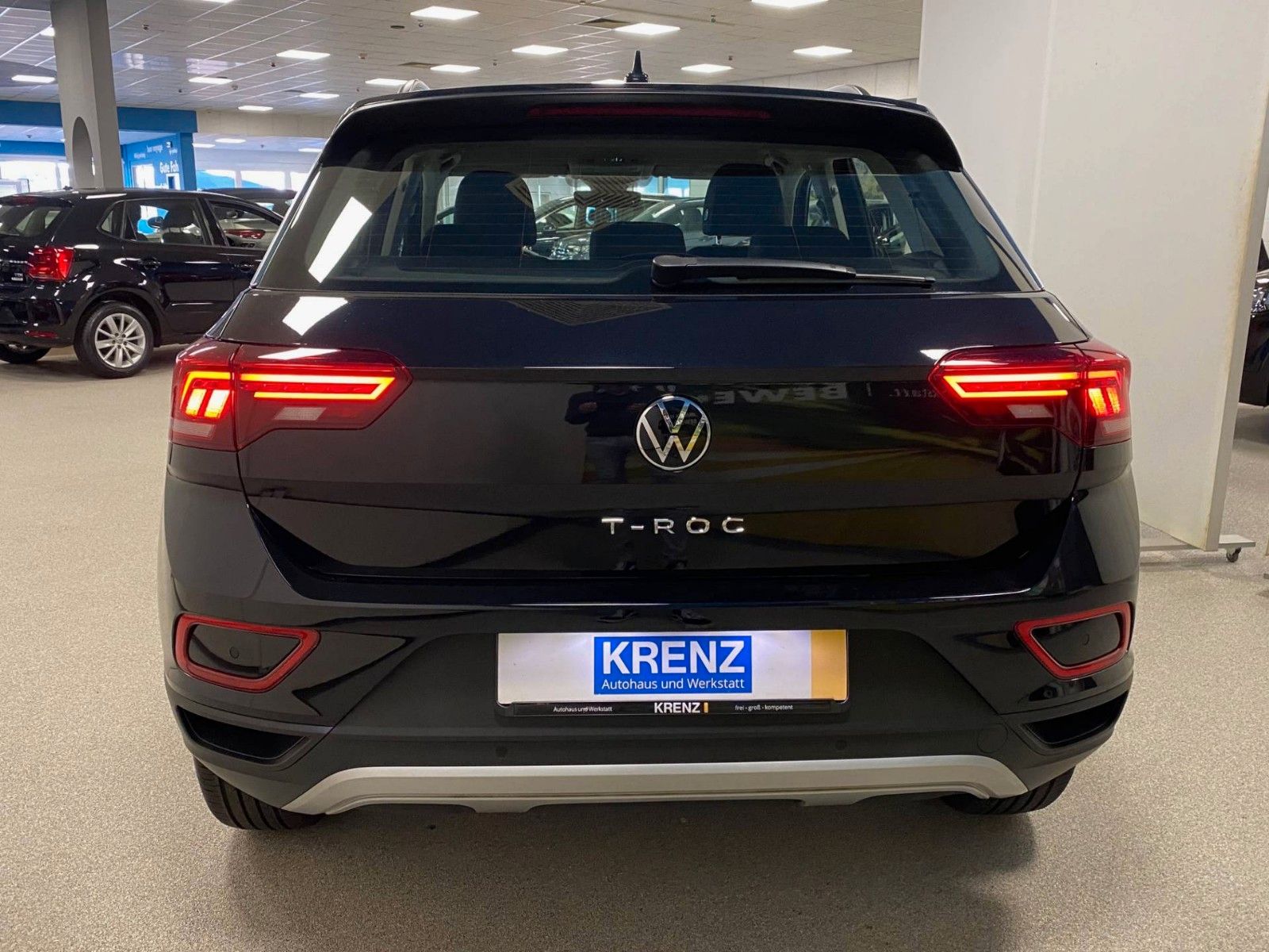 Fahrzeugabbildung Volkswagen T-Roc 1.0 TSI LIFE+SITZHEIZUNG+PARKHILFE+ALU+LED