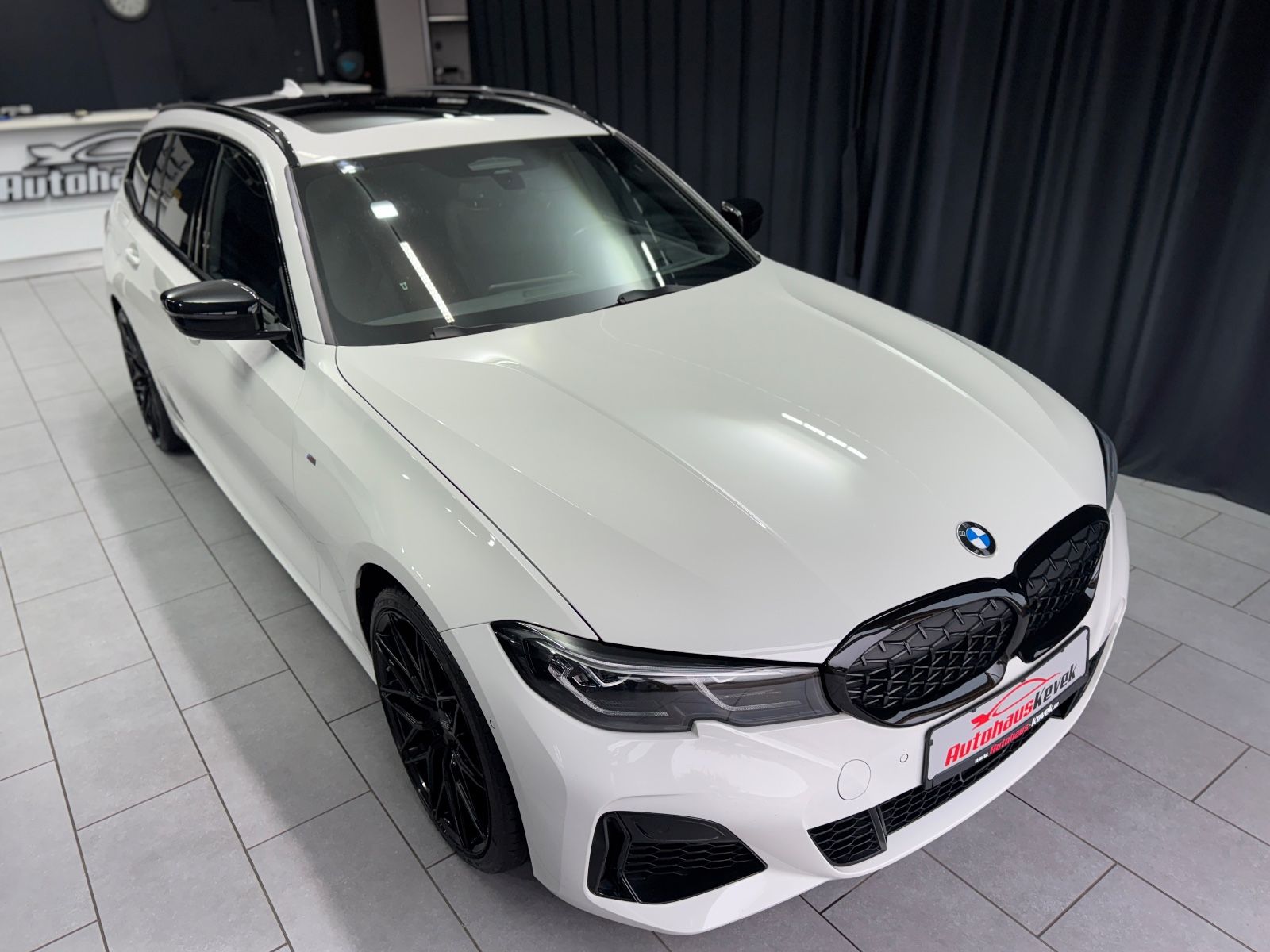 Fahrzeugabbildung BMW M340i xDrive Touring|LASER|NAVI|PANORAMA|ACC|AHK