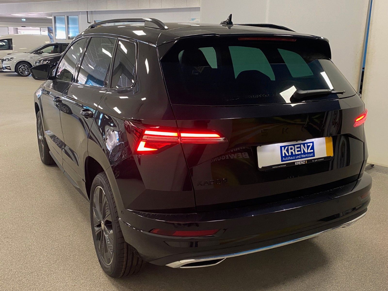 Fahrzeugabbildung SKODA Karoq 1.5l TSI ACT DSG Sportline+360 GRAD KAMERA