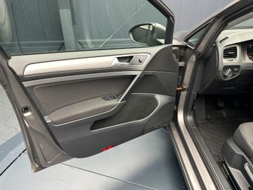 Volkswagen Golf - 12