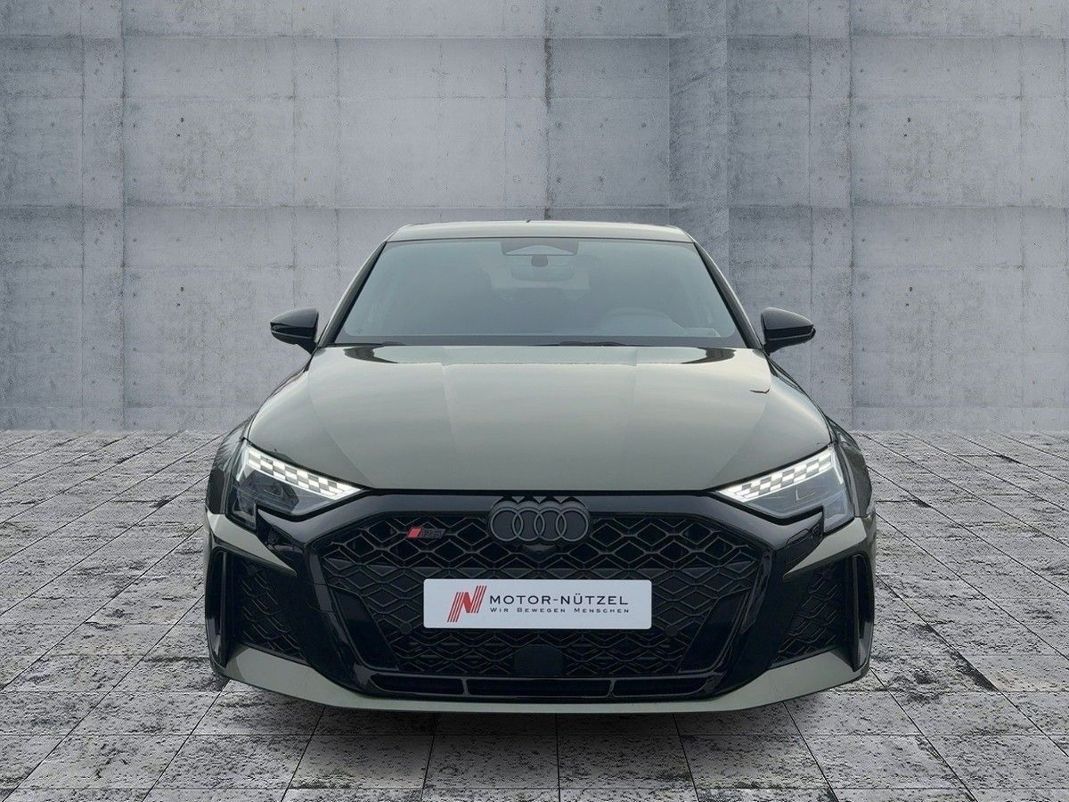 Audi RS 3 Limousine + Sonderlack Oakgrün Perleffekt + imagem 2