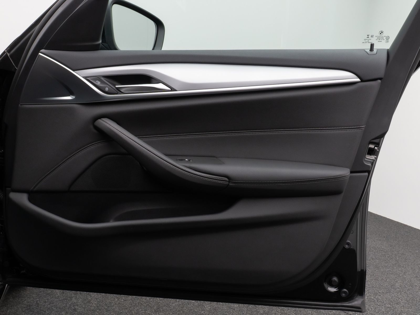 Fahrzeugabbildung BMW 530e xD Panorama 360°HUD DAB Leder Alarm 18Zoll