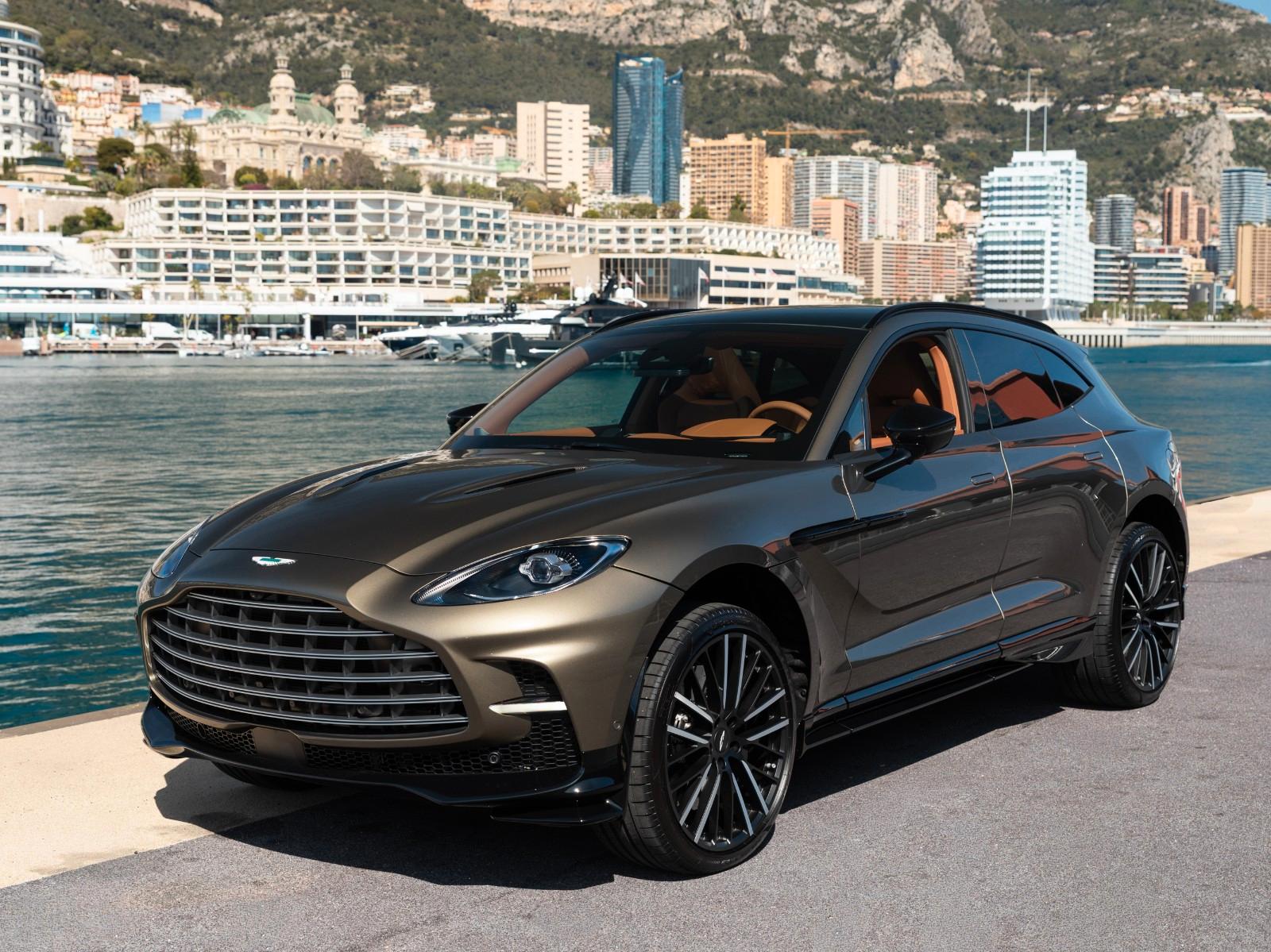 Aston Martin DBX 4.0 V8 707
