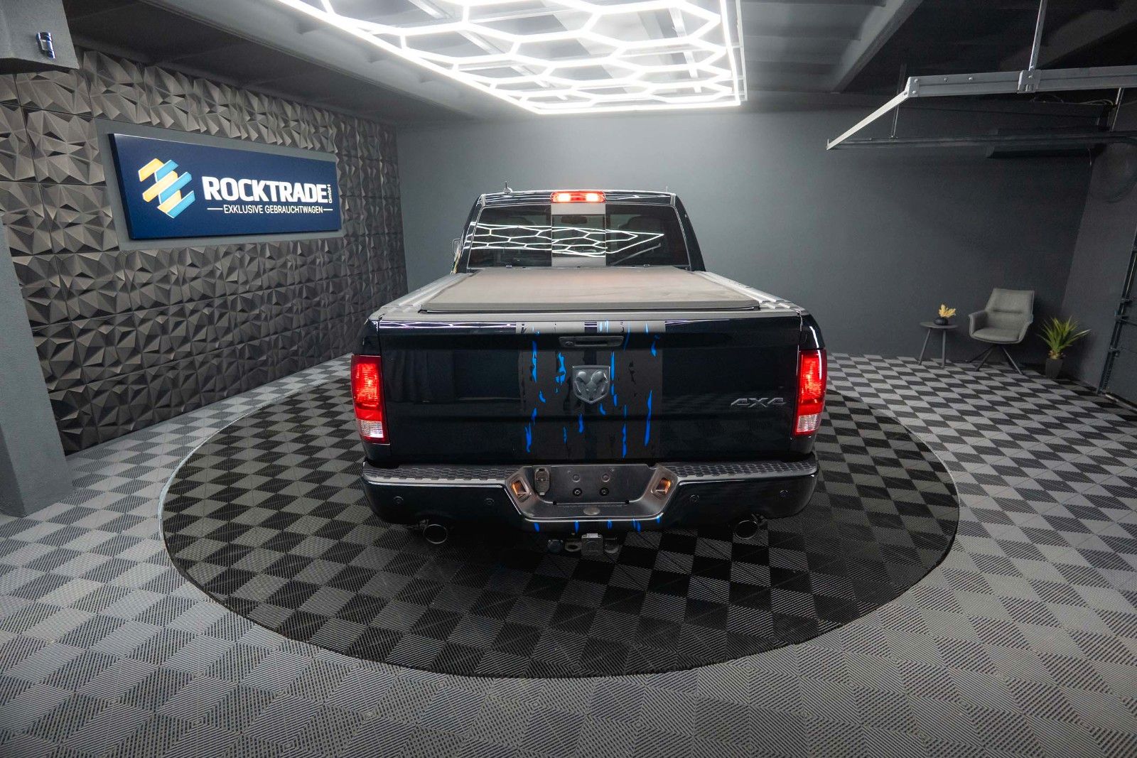 Fahrzeugabbildung Dodge RAM 5.7 V8 HEMI 4x4 OFFROAD Night LONGBED RAMBOX