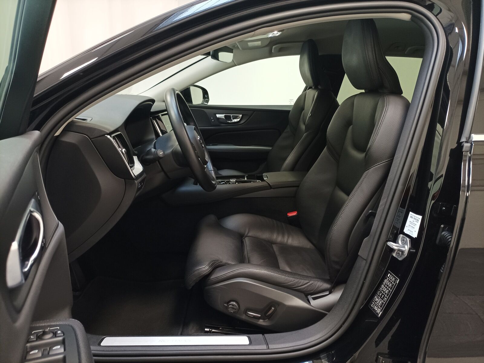 Volvo V 60 T6 AWD|AHK|Navi|HUD|LED foto 8