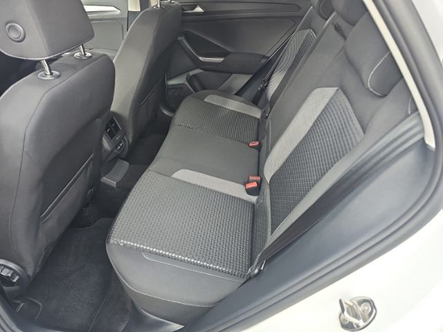 Fahrzeugabbildung Volkswagen T-Roc 1.0 TSI ACTIVE NAVI AHK LED SHZ LICHT&SICH
