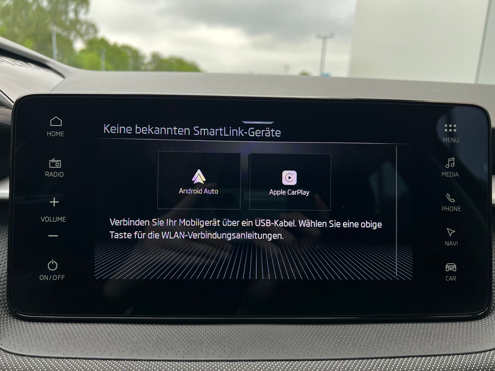 Fahrzeugabbildung SKODA Fabia Selection Tour 1.5 TSI DSG *Vorb. AHK, LED
