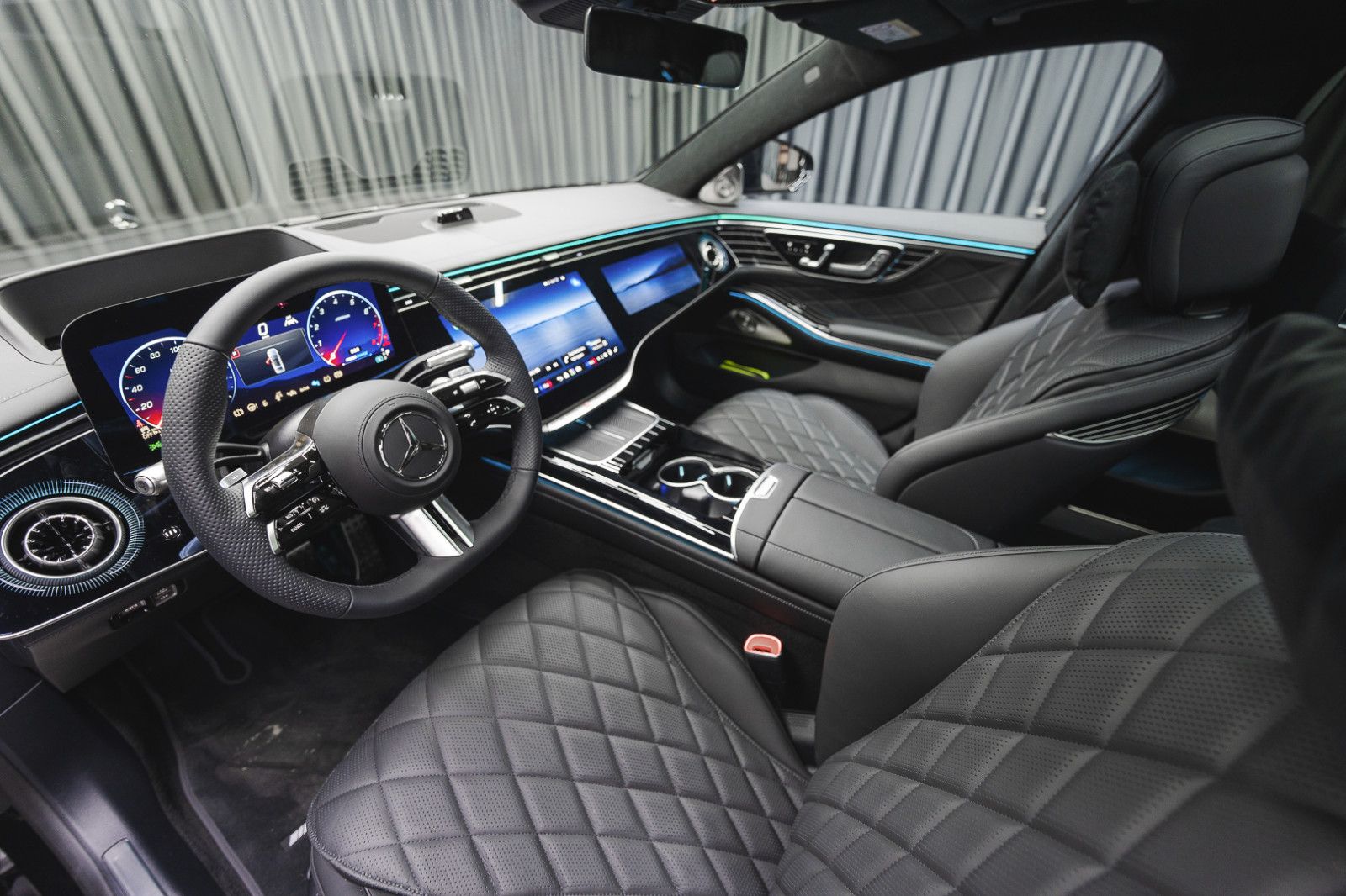 Fahrzeugabbildung Mercedes-Benz S 450 4M Lang MY27 Facelift AMG Plus Fond TV
