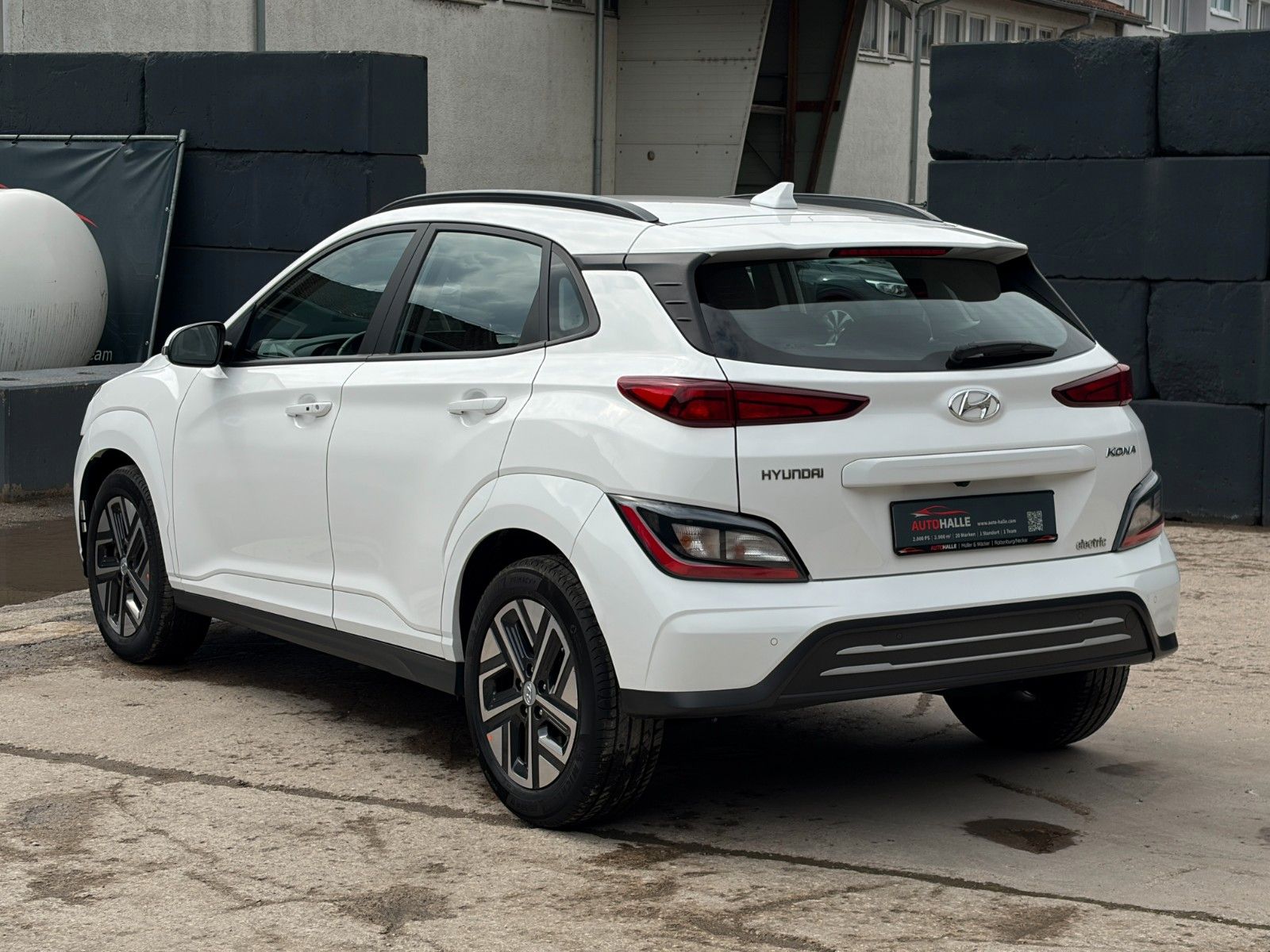 Fahrzeugabbildung Hyundai KONA E Select ACC PDC CAM SHZ LKAS CarPlay