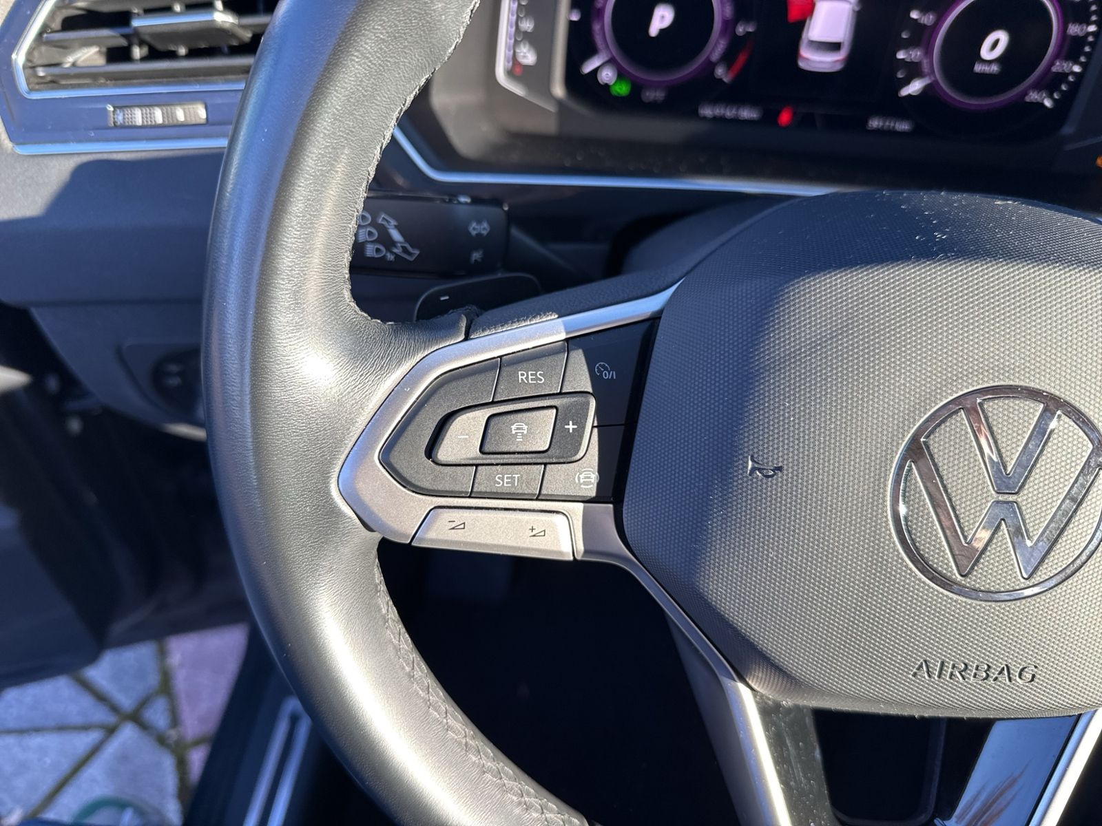 Tiguan Elegance 1,4 l eHybrid, Pano, Easy open&c