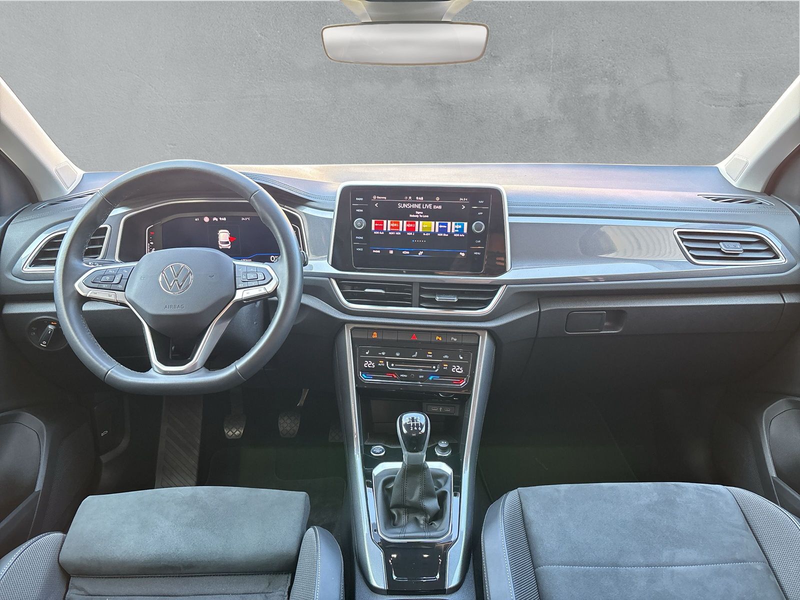 Fahrzeugabbildung Volkswagen T-Roc Style 1.0 TSI App-Connect LED