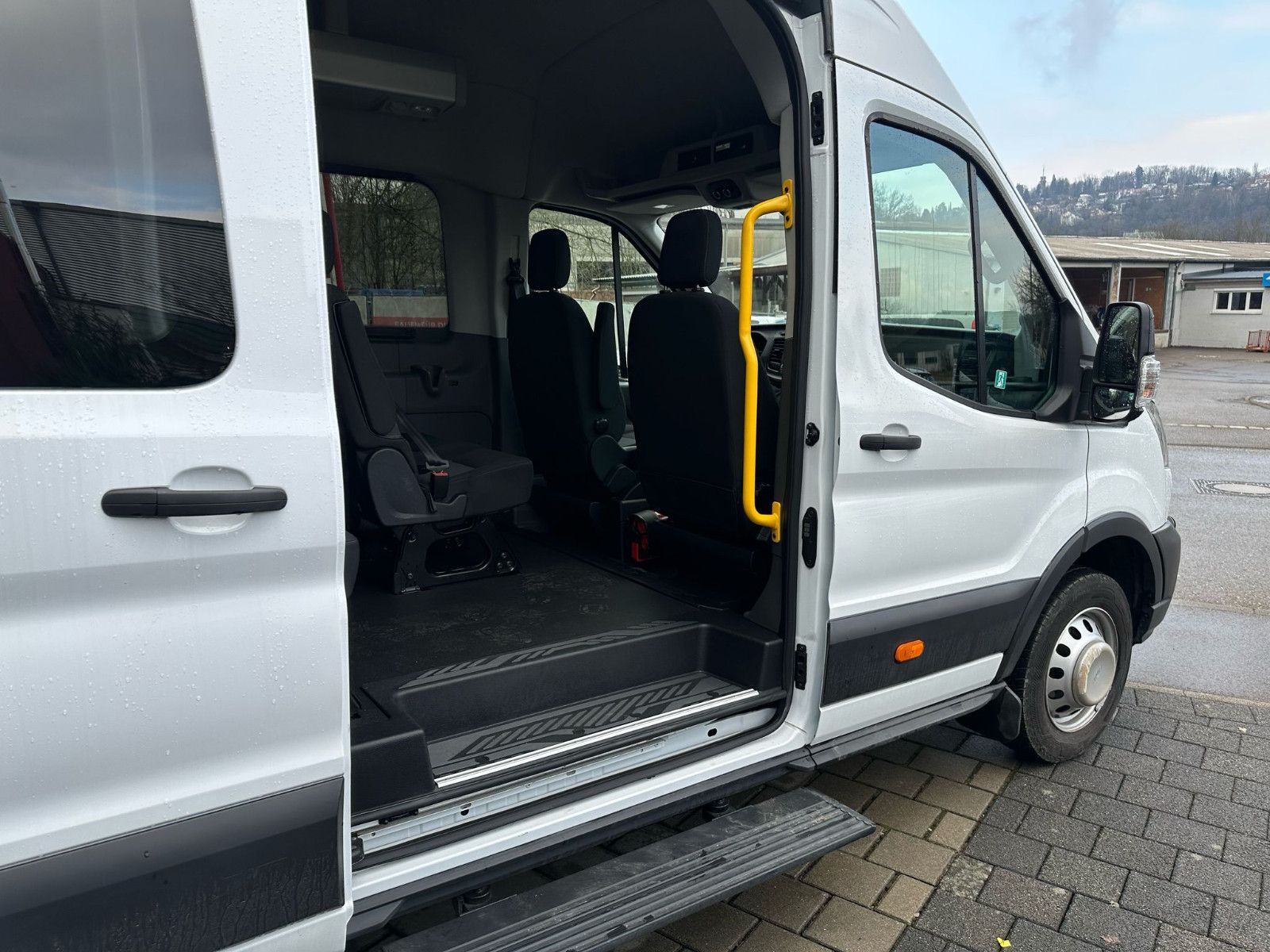 Fahrzeugabbildung Ford TRANSIT 460  BUS L4*17 SItzer*ACC*KLIMA*