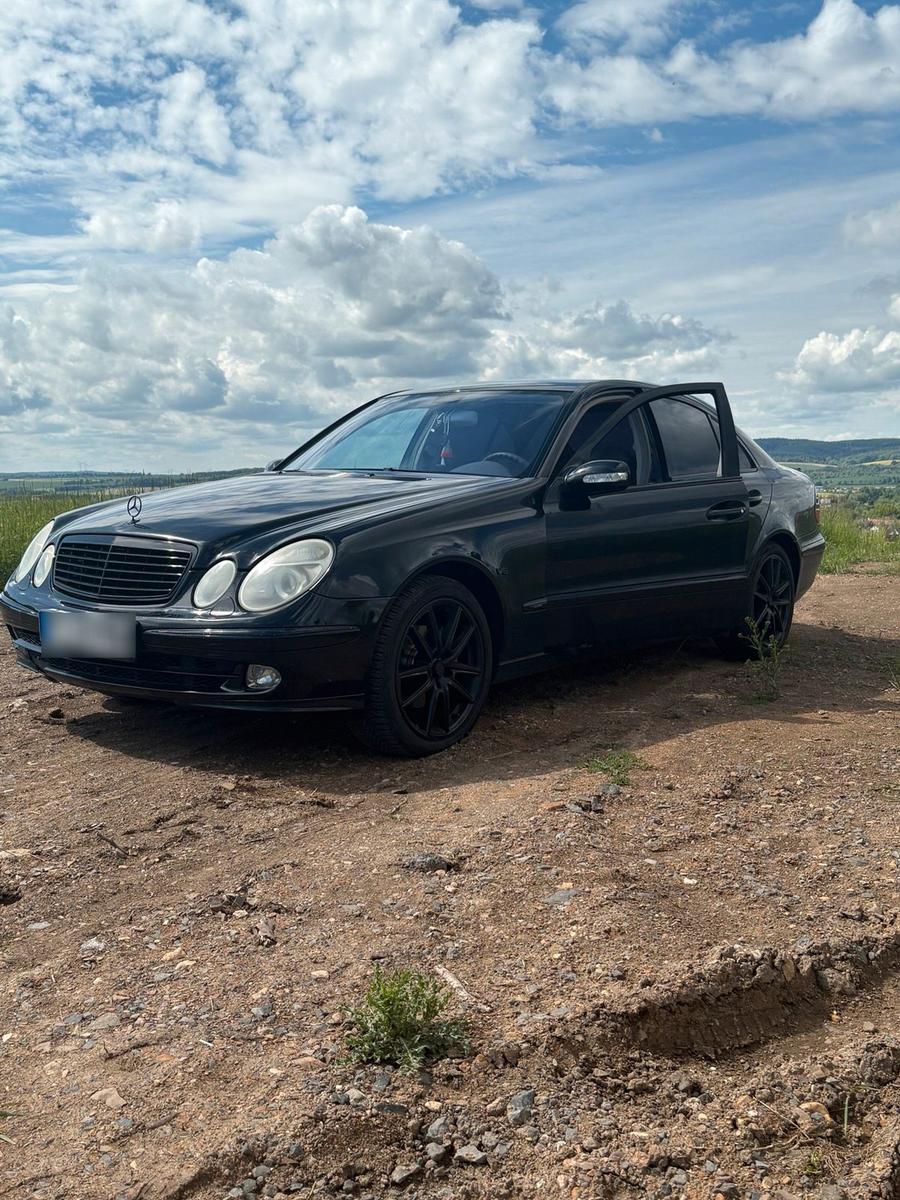 Mercedes-Benz E 320