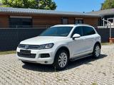 Volkswagen Touareg V6 TDI BMT*NAVI*LEDER*SHZG*AHK - Volkswagen Touareg in Wiesbaden