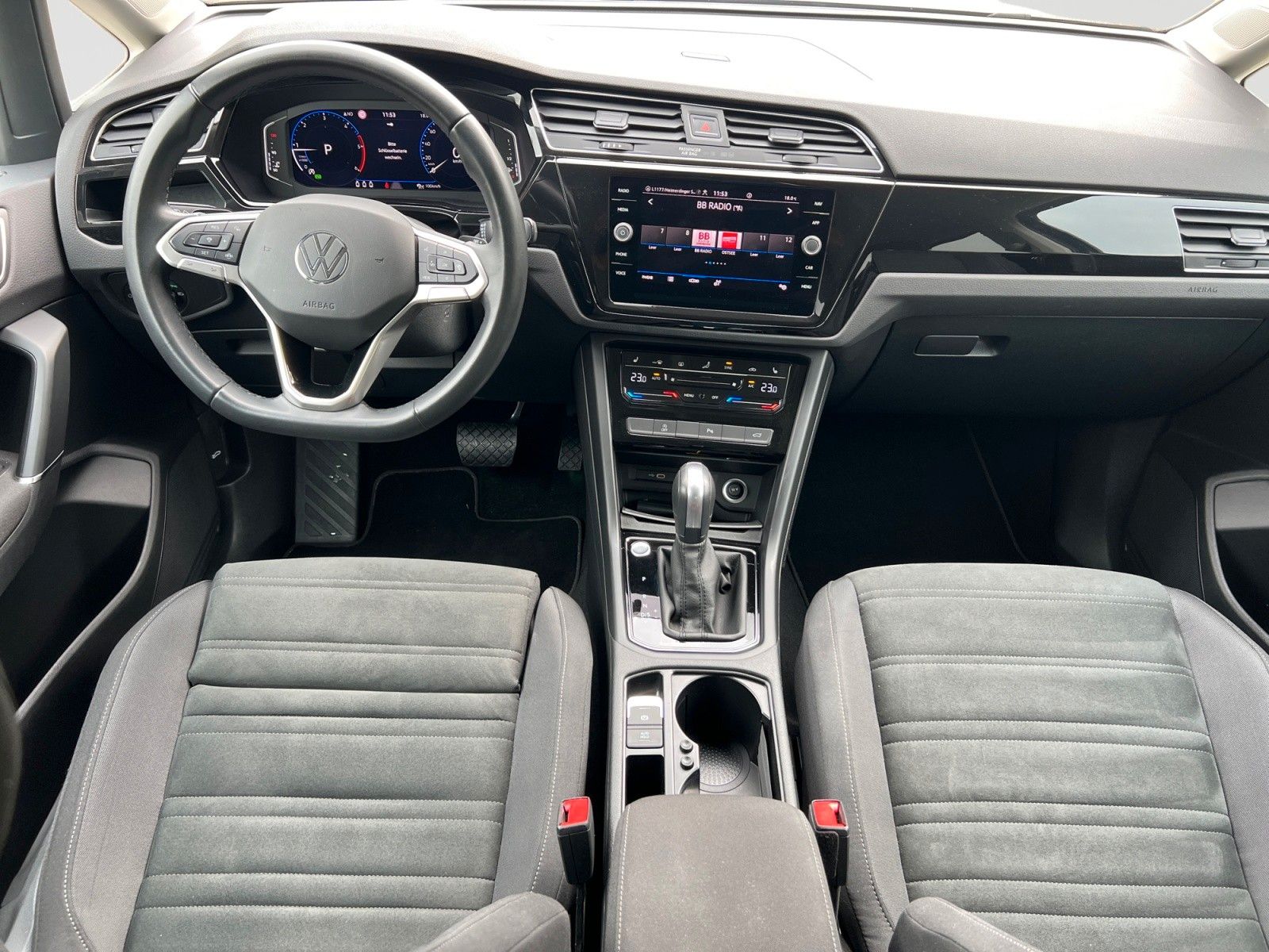 Volkswagen Touran 2.0TDI Highline DSG LED ACC NAV eHeck SHZ foto 11