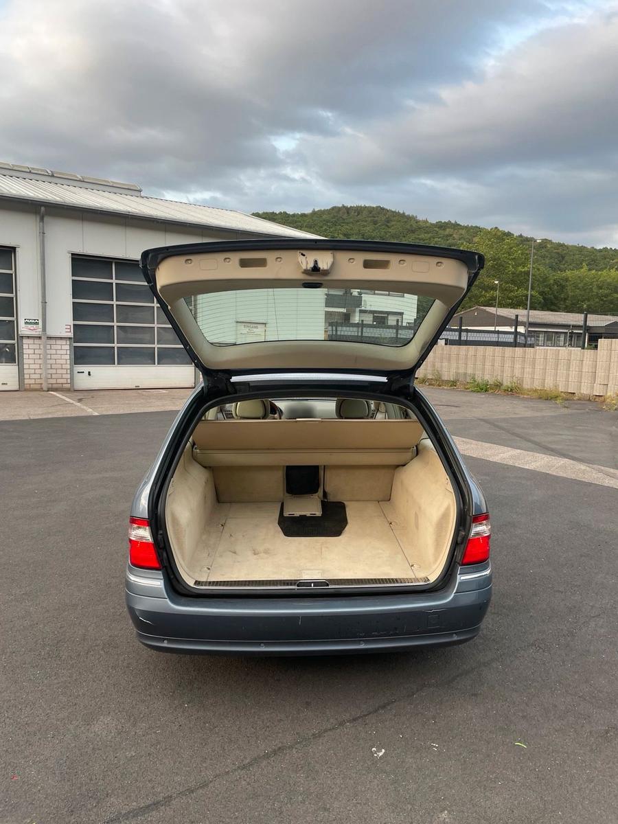 Mercedes-Benz 320 2005 — photo 8