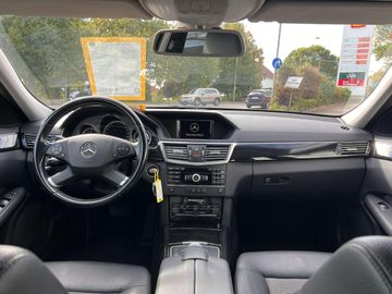 Mercedes E 200 - 9