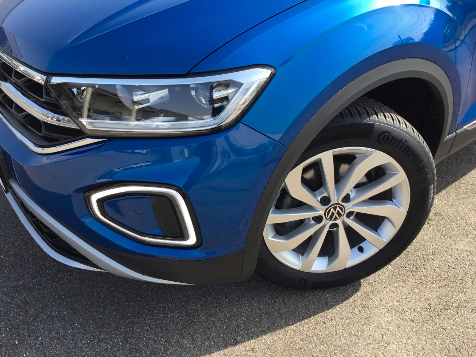 Fahrzeugabbildung Volkswagen T-Roc 1.5 TSI DSG Style+AHK+LED+ACC+17"+Kamera