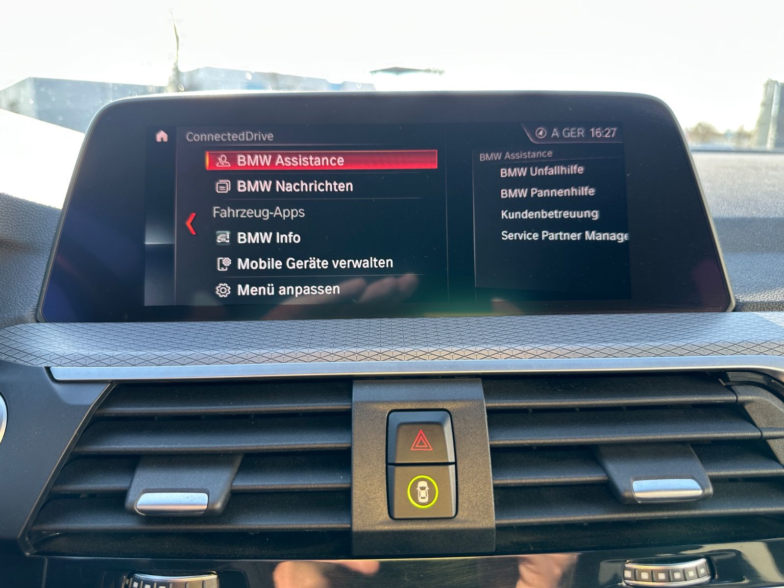 Fahrzeugabbildung BMW X3 xDrive30e M-Sport/Navi/Head-Up/LED/AHK