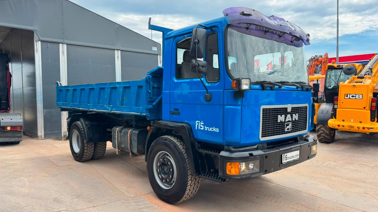 MAN 18.262 4x2 tipper - spring