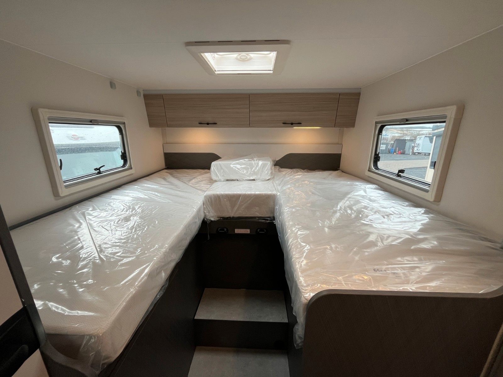 Fahrzeugabbildung Etrusco T 7.4 SB *Markise*Multimedia*Rahmenfenster