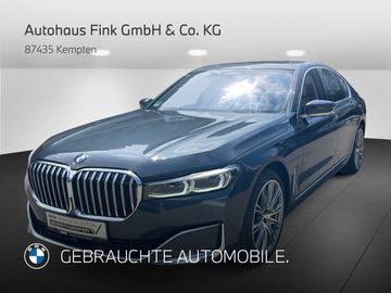 BMW 750i xDrive Driving Assist