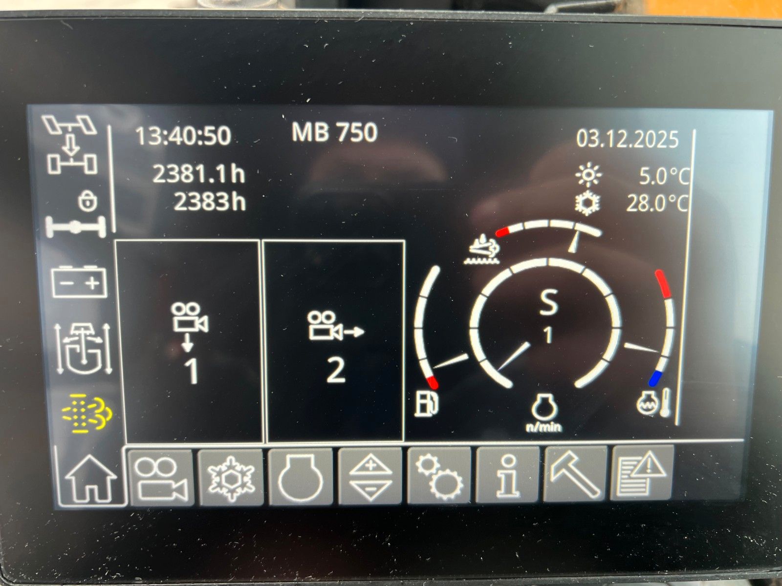 Fahrzeugabbildung Liebherr A 910 C Litronic / 2.381h / SW33