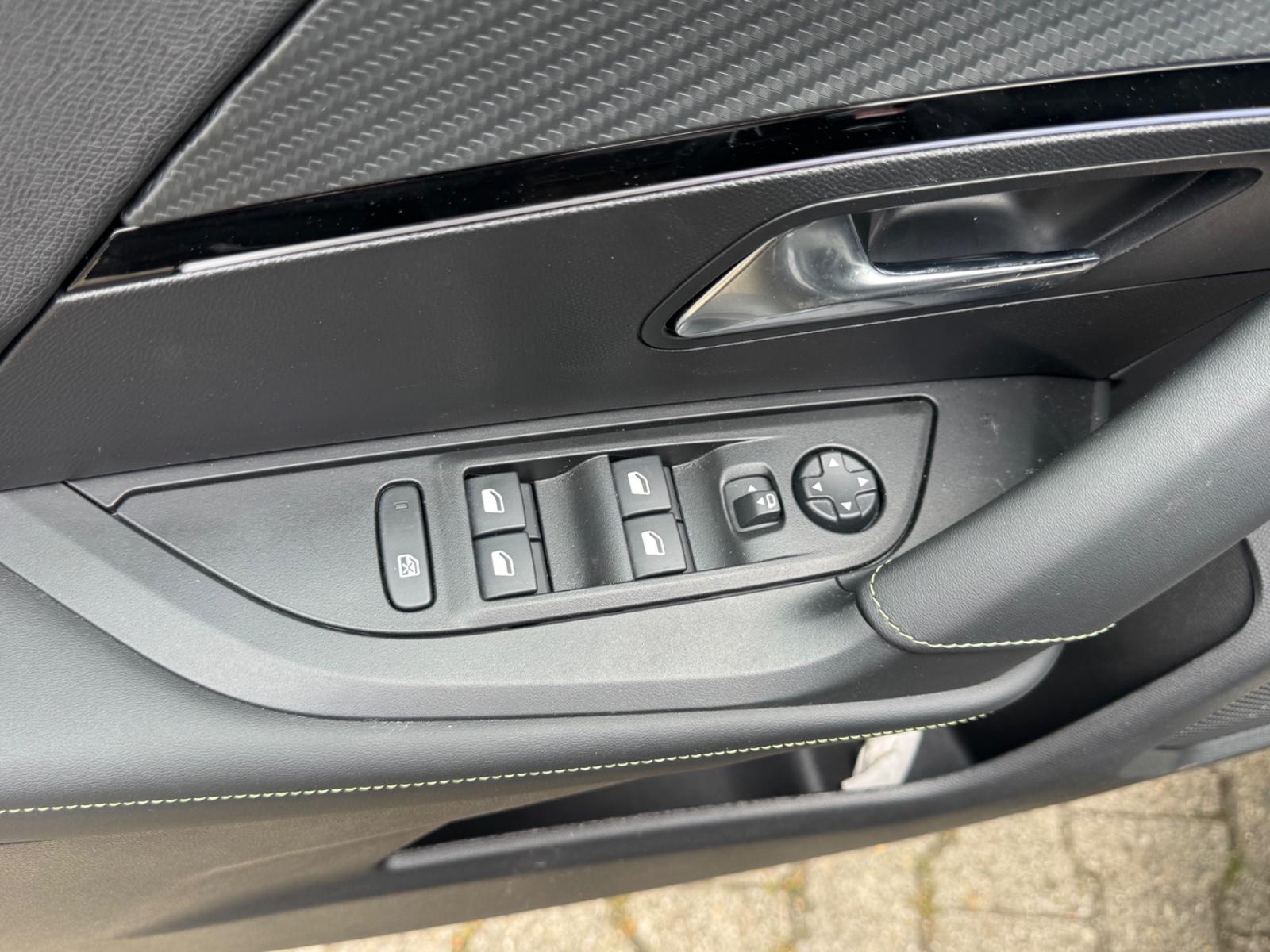 Peugeot 2008 Hybrid 136 GT/360°Kamera/App