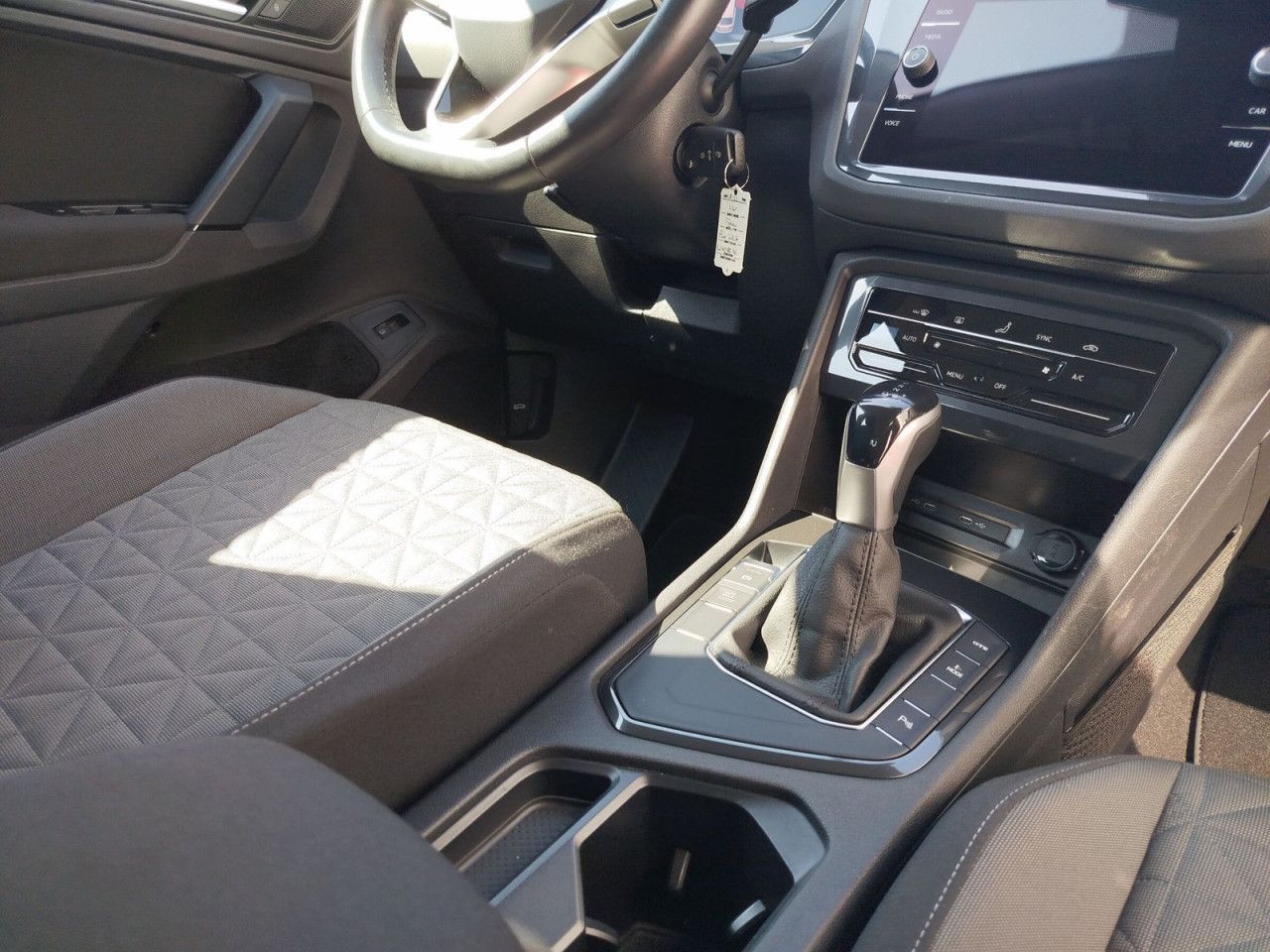 Fahrzeugabbildung Volkswagen Tiguan Life 1.4 eHybrid OPF 110 kW 6-Gang-DSG