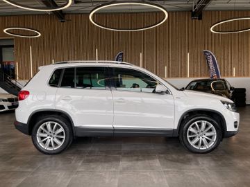 Volkswagen Tiguan Life BM 4Motion *NAVI*KLIMA*PANO*TEMPOMAT
