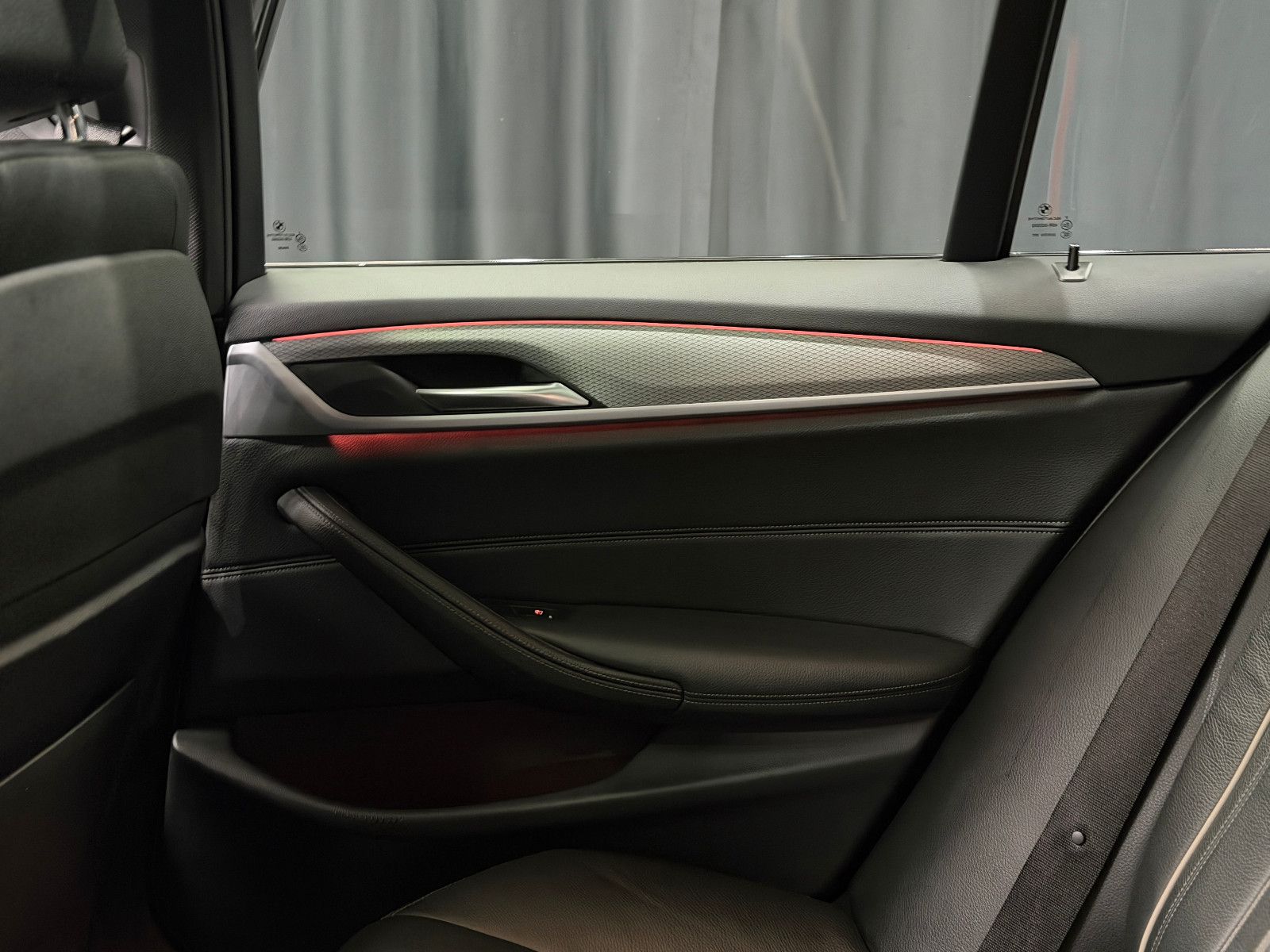 Fahrzeugabbildung BMW 540i Touring xDrive M Sport|HIFI|HuD|PANO|KEYLES